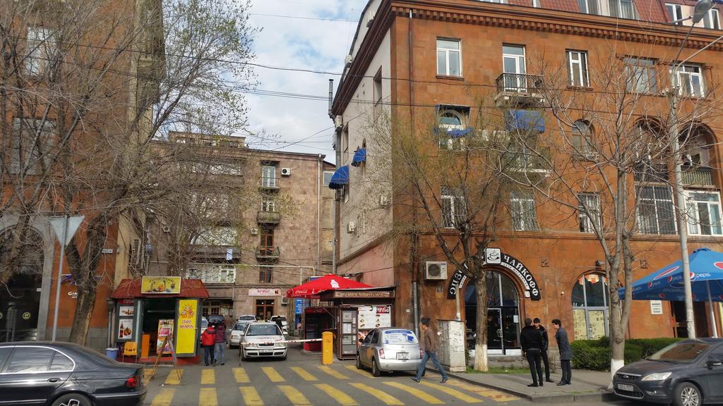 Karson Guest House And Tours Yerevan Exterior photo